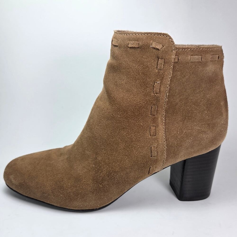 Via Spiga Basil Caramel Suede Stitched Stacked‑Heel Zip Ankle Bootie Sz 8